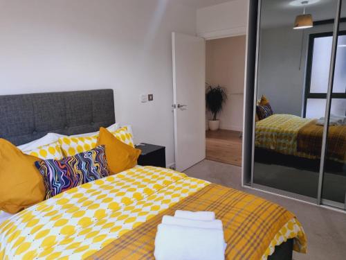 Boleyn Apartment | Green Street view