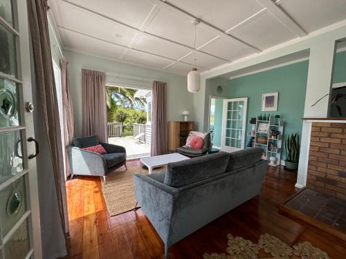 Pukenui House | Green Turtle Cottage