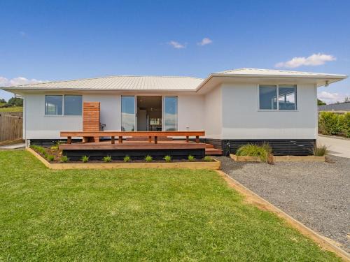 Coromandel House | Greenhills Charmer - Coromandel Town Holiday Home