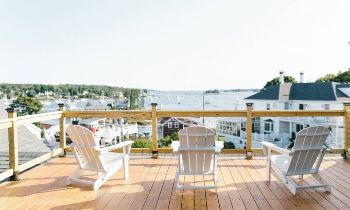 Boothbay Harbor Hotel | Greenleaf Inn 3 - Gorgeously Renovated King Suite, Large Bath, Balcony, Harbor Views!