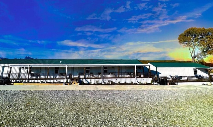 Coffeeville Cabin | Grenada Lake Resort Cabin # 3