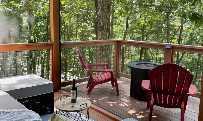 Beech Mountain Cabin | Grizzly Inn, a cozy, pet friendly Beech Mountain cabin