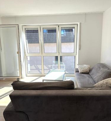 Oerlinghausen Apartment | Großes 2-Zimmer Apartment mit TV, Wifi