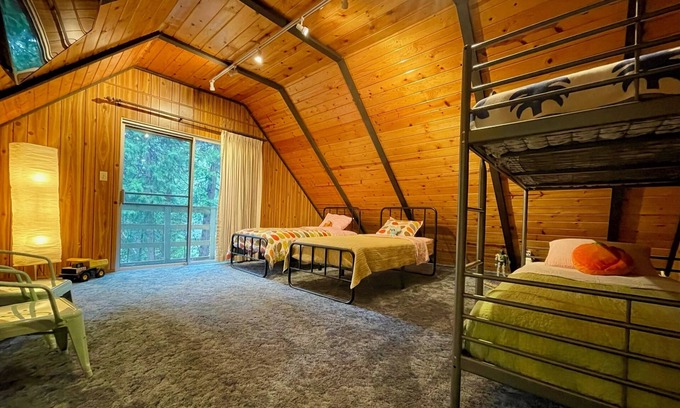 Placerville Cabin | Groovy Cabin in the woods is a perfect place for family and friends to gather.