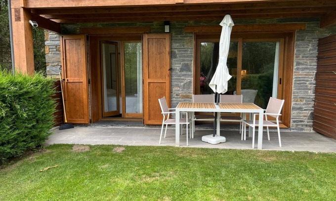 Estavar Apartment | Ground Ffloor 2 rooms 5 Pax, Pool, Private Garden & Fireplace