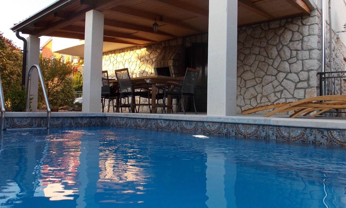 Njivice Apartment | Ground floor apartment - Njivice center, terrace, pool, air conditioning, satellite TV, WiFi