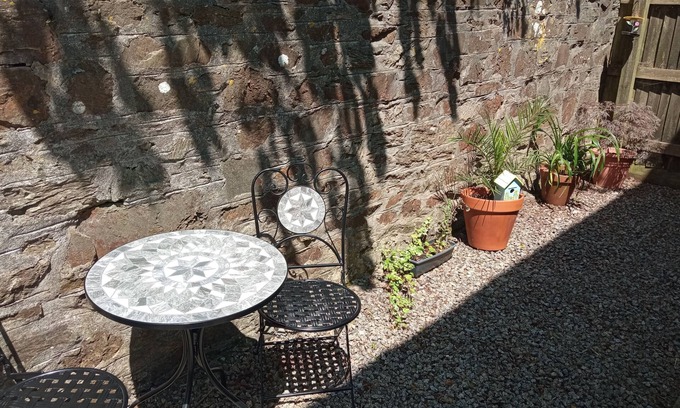 Bodmin Apartment | Ground Floor Apt With Garden & Parking Sleeps 2