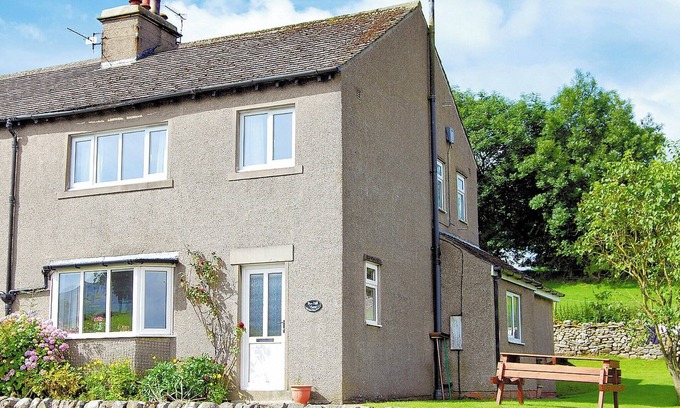Aysgarth Cottage | Ground Floor: nLiving room: TV, DAB Radio, CD Player, Open FirenDining room.