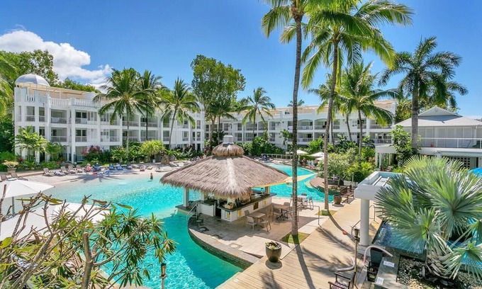 Palm Cove Apartment | Ground Floor Poolside LUX Apt - Peppers Beach Club, w/Kitchen, Terrace & BBQ