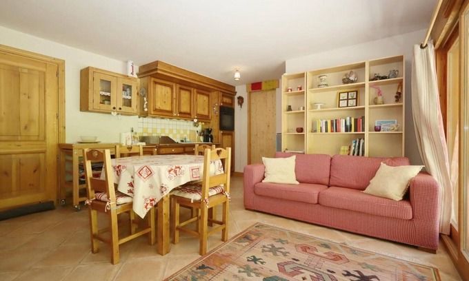 Les Houches Apartment | Ground floor, view mountain, terrace, tv, ski locker, 55m², Les Houches