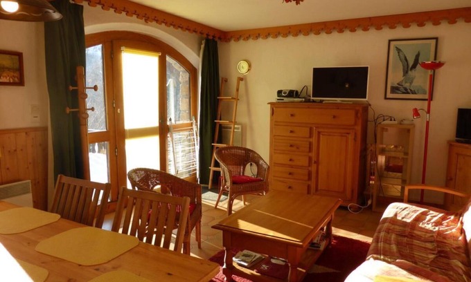 Les Contamines-Montjoie Apartment | Ground floor, terrace, parking, tv, 45m², Les Contamines-Montjoie