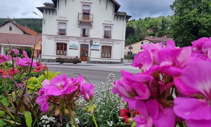 Ventron House | Group accommodation 42 people with 7 individual apartments and jacuzzi