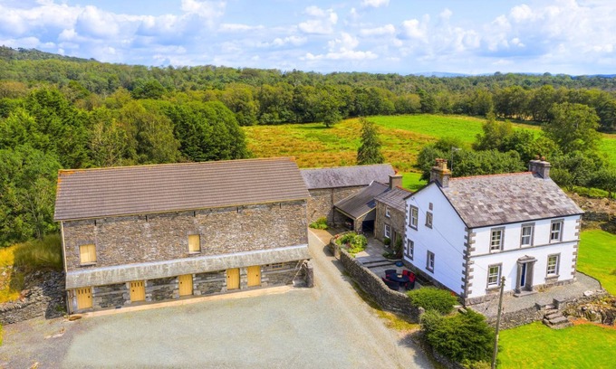Low Newton Cottage | GROVE HOUSE, pet friendly, character holiday cottage in Witherslack