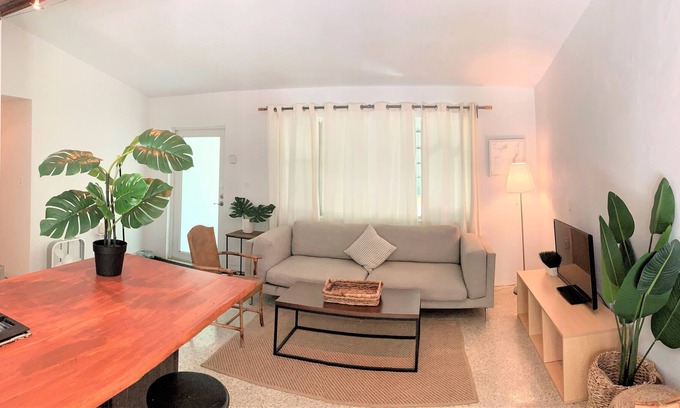 Southwest Coconut Grove House | Grove - Single Family Home with Large Backyard