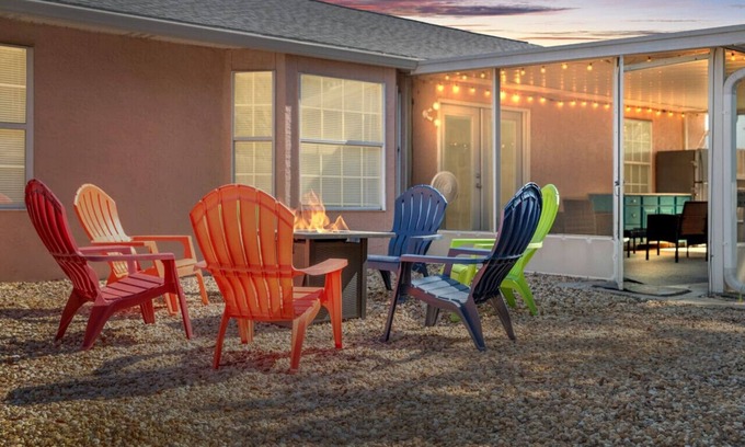 El Centro Beach House | Guava Ohana: Hot Tub in Oct, FrPit, BBQ, Walk 2 Bch, Dogs OK, FREE Activities, & More!