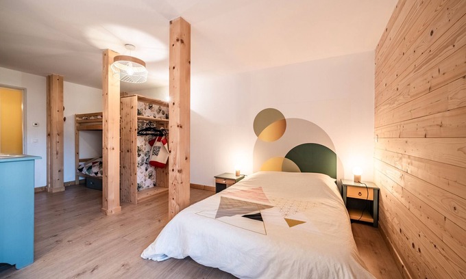 Mont-Saxonnex Apartment | Guest House 'Chambre Eté' with Mountain View, Private Terrace and Wi-Fi