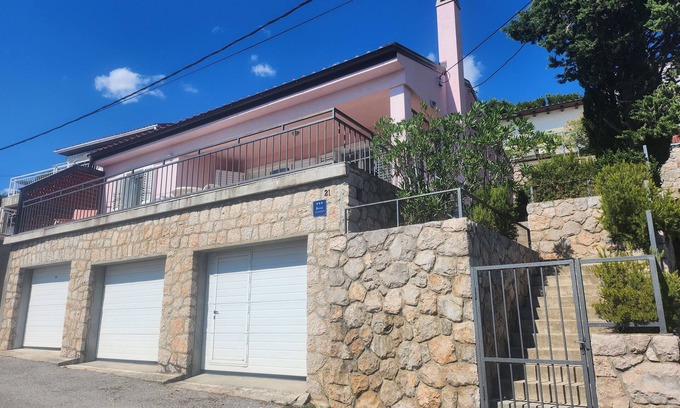 Karlobag Villa | Guest House Karlobag - Villa Rose