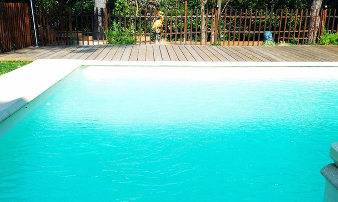 Carcassonne Bed & Breakfast | Guest room 4pers. 3 minutes from the medieval city. Private Jacuzzi and swimming pool