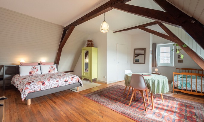 Lagarde Bed & Breakfast | Guest Room 'Chambre Marie-Jo' with Mountain View, Shared Terrace and Wi-Fi