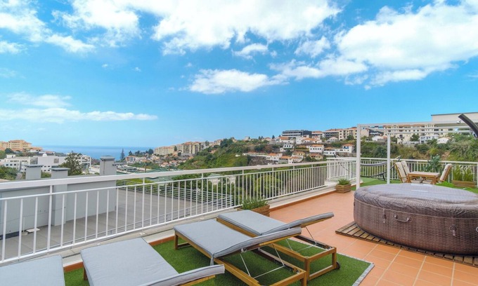 Santo Antonio Apartment | GuestReady - Charming Terrace Retreat