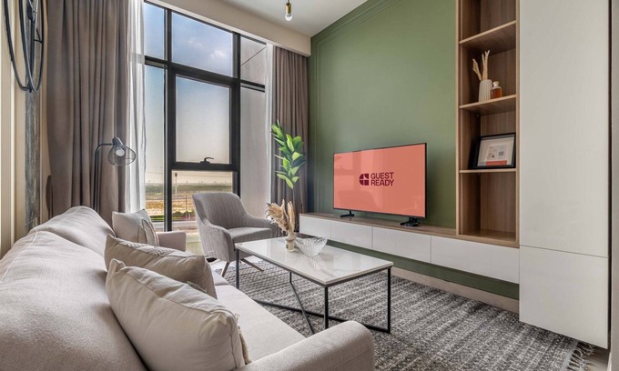 Nad Al Sheba Apartment | GuestReady - Contemporary Meydan delight
