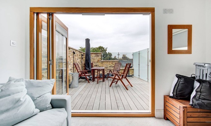 Shaftesbury Apartment | GuestReady - Lavender Hill Gem