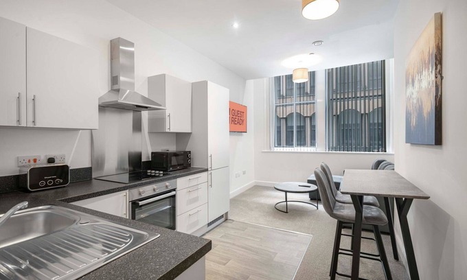 Liverpool City Centre Apartment | GuestReady – Modern comfort in Liverpool