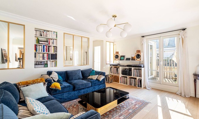 Vivienne Apartment | GuestReady - Ocean blue with Sacré-Cœur views