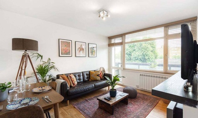Furzedown Apartment | GuestReady - South London gem with balcony