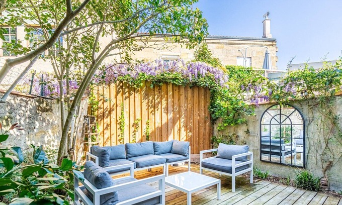 Talence House | GuestReady - The secret garden in Talence