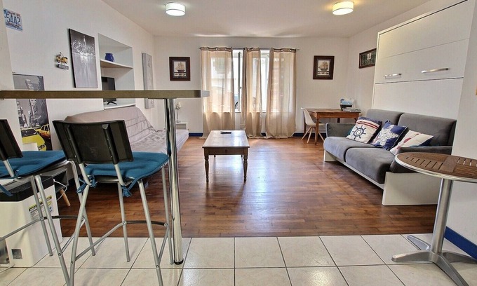 Guilvinec Apartment | Guilvinec center two-room apartment - sleeps 6 - Reservations possible per night