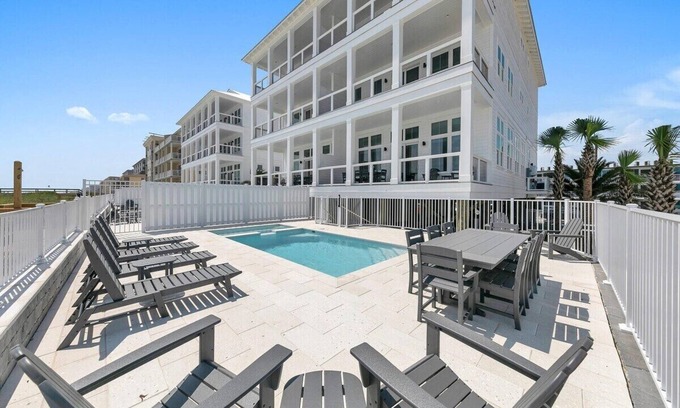 Fort Walton Beach House | Gulf Front, 8 BR 6 BA + Private Pool & Hot Tub + Pickleball Fun
