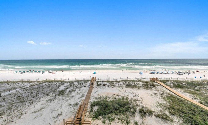 Fort Walton Beach House | Gulf Front 8 BR 6 BA + Pool & Hot Tub + Pickleball Fun