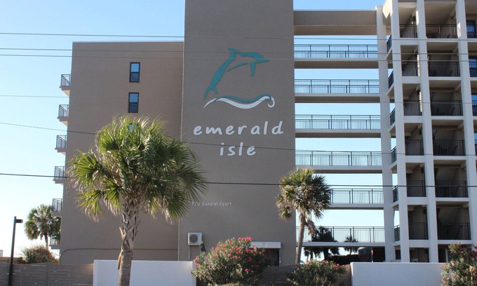 Fort Walton Beach Condo | Gulf-front Custom Designed 2 Bdrm, Complimentary Beach Chair Setup for you !