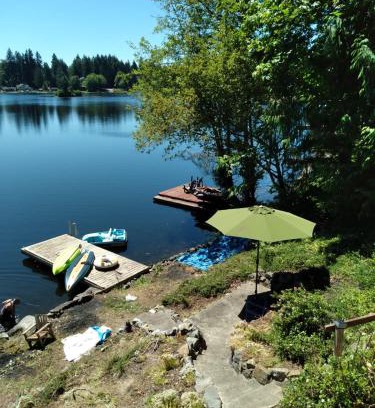 McKenna House | Guppies Lakehouse-Prvt. Lake Acc, Close to Rainier