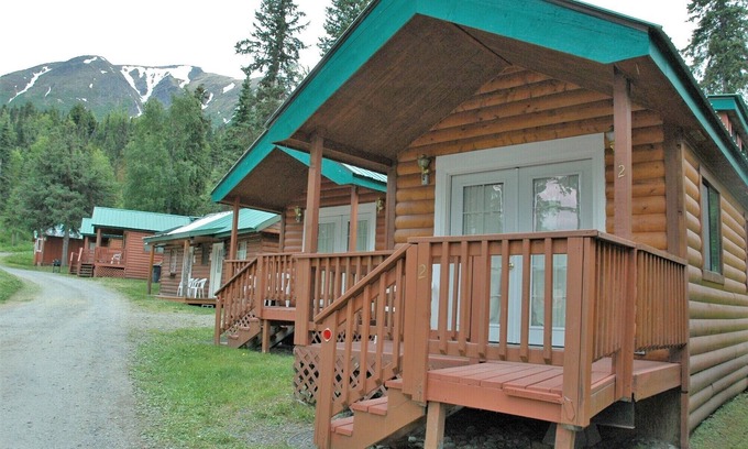 Cooper Landing Apartment | Gwin's Lodge Poplar Chalet #3