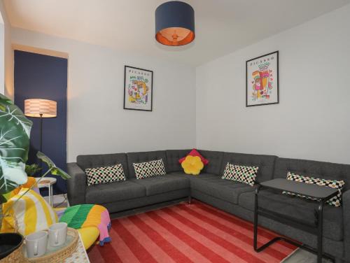 Nefyn House | Gwynle