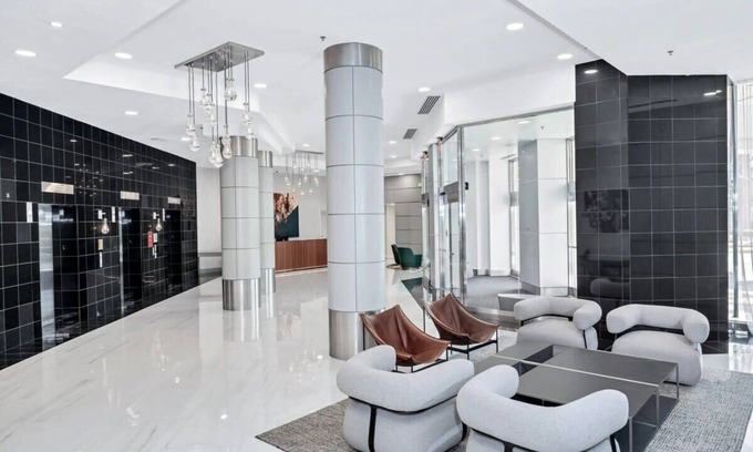 Pentagon City Apartment | Gym in Summer! Apt at Pentagon City