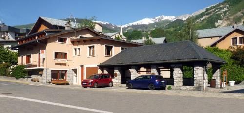 Bourg-Saint-Maurice Hotel | Hôtel Arolla