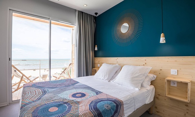 Le Grau-Du-Roi Hotel | Hôtel Café Miramar