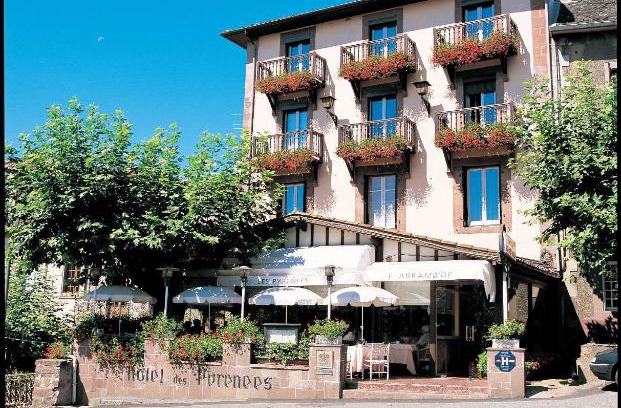 Saint-Jean-Pied-de-Port Hotel | Hôtel des Pyrénées