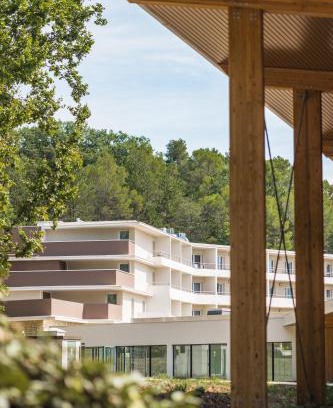 Allegre Les Fumades Hotel | Hôtel des Thermes des Fumades