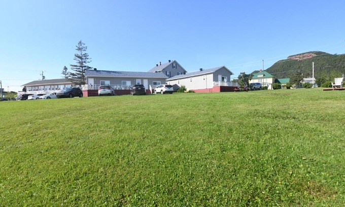 Perce Hotel | Hôtel-Motel Rocher Percé