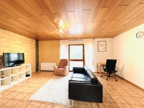 Sindelfingen Apartment | H&H Home - Quite and Cosy Apartment near Park and City in Sindelfingen