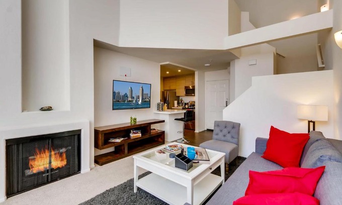 Downtown San Diego Apartment | H2 -NEW Gorgeous Downtown San Diego 1 Bedroom + Upstairs Bedroom Loft!