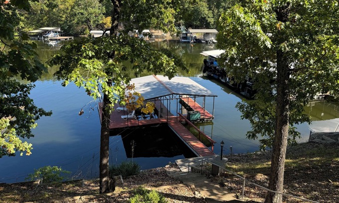 Sunrise Beach House | H2Oasis Lake Front House at Sunrise Beach, Mo. Ozarks