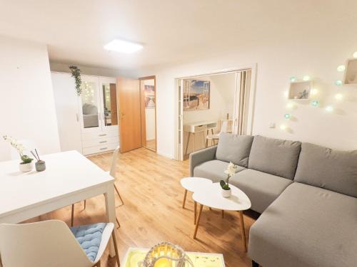 Sebnitz Apartment | H6 -Urlaubsmagie- Wohnung für 3 mit Pool & Terrasse