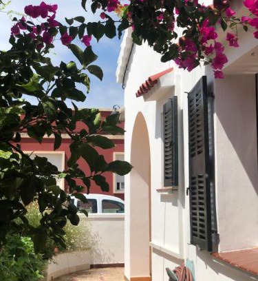 Ciudadela House | Habitación con baño y jardín privado en Casa Típica Ciutadella centro