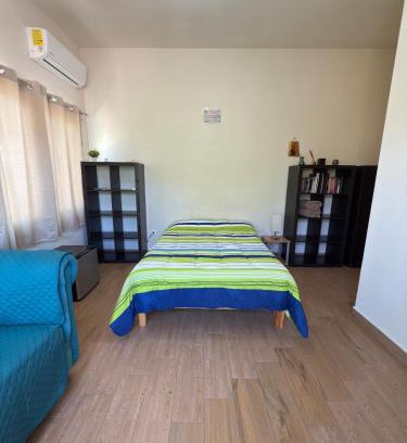 La Paz House | Habitación Ecléctica con AC a Pasos del Mar
