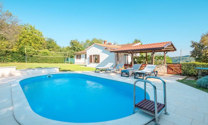 Tinjan House | Hacienda by Interhome